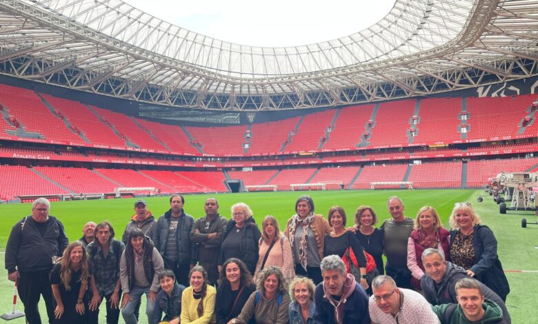 athletic-club-fundazioa,-en-colaboracion-con-la-rsmb-de-osakidetza,-organiza-un-acto-simbolico-en-san-mames-para-crear-conciencia-sobre-los-problemas-de-salud-mental