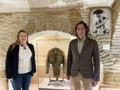 el-museo-de-la-plaza-de-toros-de-la-dpz-expone-un-traje-de-luces-de-nicanor-villalta-cedido-por-la-casa-de-aragon-en-madrid