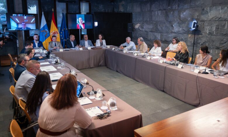 las-mesas-de-la-conferencia-de-presidentes-abordan-politicas-propias-para-municipios-de-menos-de-10.000-habitantes