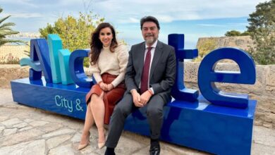 alicante-celebra-el-dia-mundial-del-turismo-y-reconoce-a-ramon-riquelme-y-la-casa-alberola