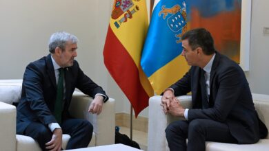 clavijo-reclama-a-sanchez-un-“tratamiento-singular”-para-afrontar-la-emergencia-migratoria-en-canarias