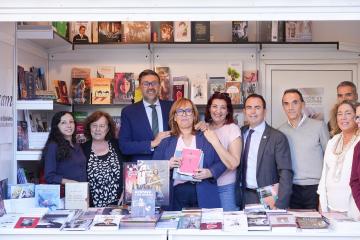 el-gobierno-regional-visibiliza-el-papel-de-los-editores-de-castilla-la-mancha-con-un-stand-propio-en-la-feria-del-libro-de-toledo