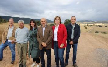 el-gobierno-de-castilla-la-mancha-invierte-300.000-euros-en-la-mejora-y-acondicionamiento-de-caminos-rurales-en-el-alcornocal-(piedrabuena)