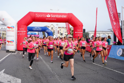 a-marea-rosa-da-carreira-da-muller-percorreu-as-ruas-da-coruna-con-7.000-participantes