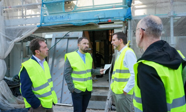 el-consejero-de-vivienda-y-agenda-urbana-visita-junto-al-alcalde-de-lasarte-oria-el-proyecto-de-regeneracion-urbana-del-barrio-basaundi-bailara