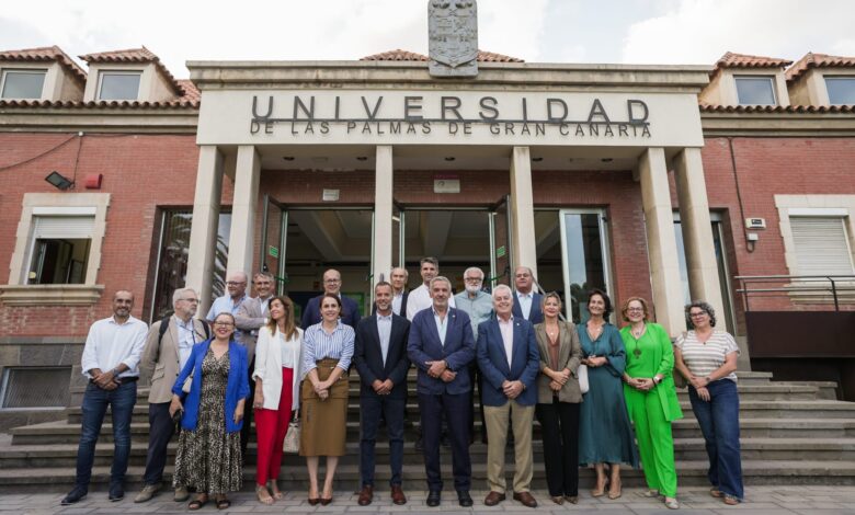 el-alumnado-del-diploma-de-estudios-gastronomicos-canarios-de-la-ulpgc-y-el-gobierno-comienza-su-formacion