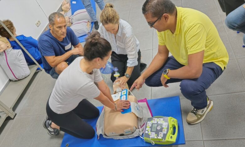 atencion-primaria-de-gran-canaria-refuerza-la-formacion-de-sus-profesionales-de-enfermeria-y-medicina-en-rcp