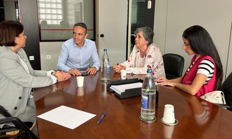 carlos-diaz-mantiene-un-encuentro-de-trabajo-con-representantes-de-asociaciones-de-cancer-de-mama