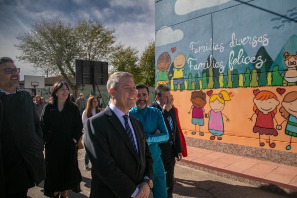 el-gobierno-regional-inaugura-la-primera-escuela-infantil-de-san-carlos-del-valle,-gracias-a-una-inversion-de-la-junta-superior-a-360.000-euros