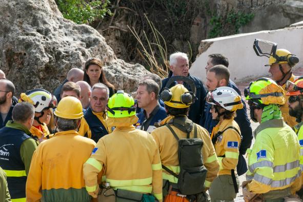 el-presidente-de-castilla-la-mancha-visita-la-zona-devastada-por-la-dana-en-letur