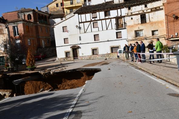 el-gobierno-de-castilla-la-mancha-declara-de-emergencia-la-obra-para-reparar-la-travesia-de-la-cm-215-en-landete