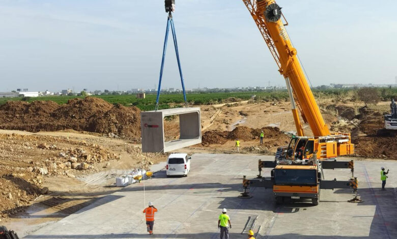 transportes-moviliza-930-trabajadores-y-319-maquinas-para-reconstruir-las-carreteras-y-vias-ferroviarias-de-valencia-danadas-por-la-dana