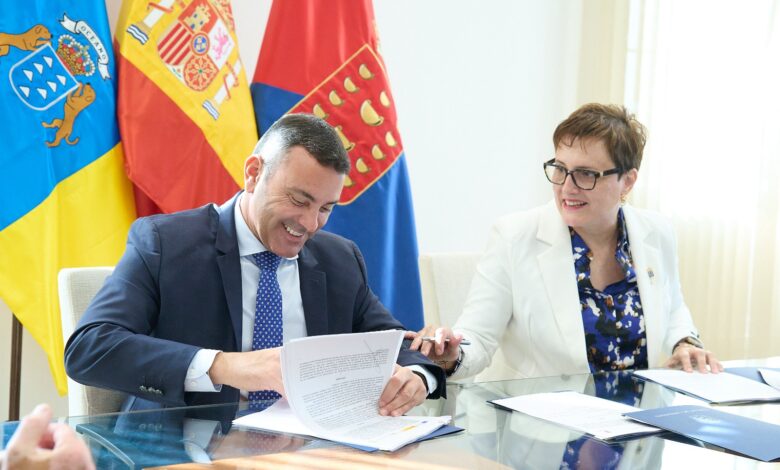 gobierno-y-cabildo-de-lanzarote-firman-los-convenios-para-la-ampliacion-de-plazas-de-dependencia-y-el-sostenimiento