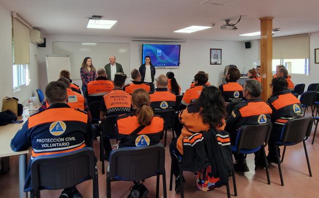 mas-de-30-voluntarios-de-proteccion-civil-de-castilla-la-mancha-se-forman-en-el-uso-de-los-dispositivos-informaticos-y-en-tecnicas-de-reanimacion-cardiopulmonar