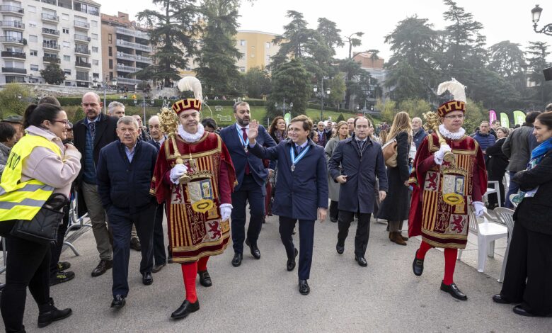 almeida-pide-a-la-virgen-de-la-almudena-por-los-familiares-de-las-victimas-de-las-riadas-de-levante,-“aquella-tierra-que-madrid-siente-tan-cercana”