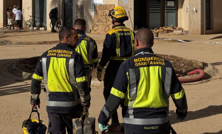 la-direccion-de-la-emergencia-en-el-sector-4-de-valencia-felicita-al-dispositivo-canario-por-el-trabajo-realizado