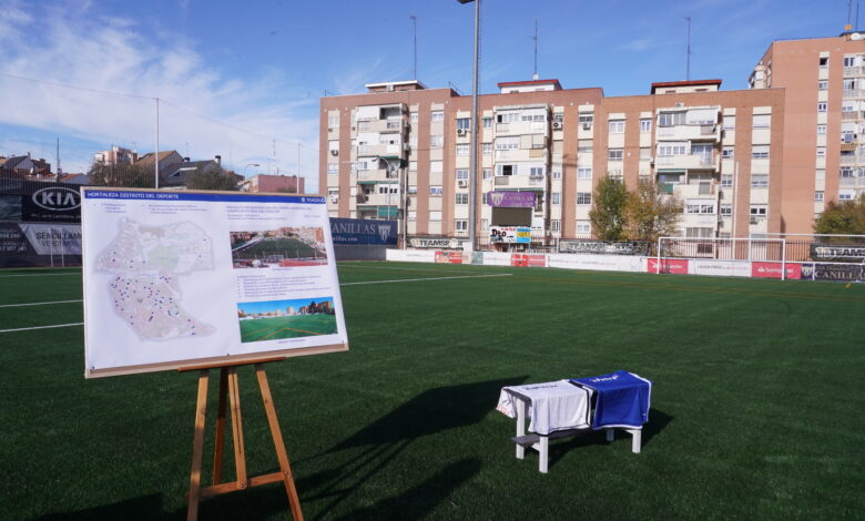 el-ayuntamiento-renueva-el-cesped-del-campo-de-futbol-11-de-la-instalacion-deportiva-basica-canillas-con-una-inversion-de-307.000-euros