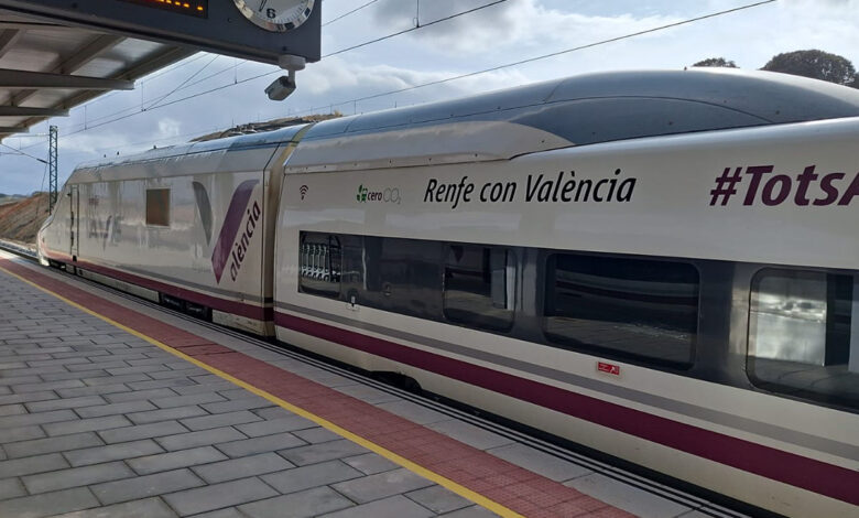 renfe-pone-en-marcha-el-‘tren-solidario’-en-el-ave-madrid-valencia-para-llevar-ayuda-a-los-afectados-por-la-dana