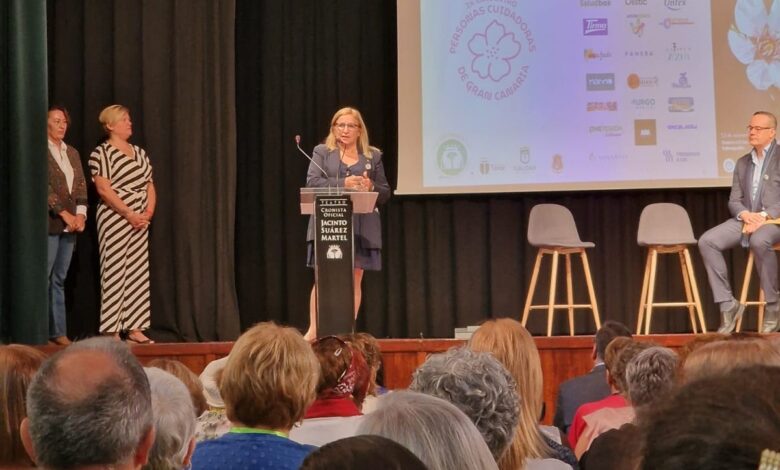 sanidad-celebra-el-ix-encuentro-de-cuidadoras-de-gran-canaria-en-el-que-participan-230-personas