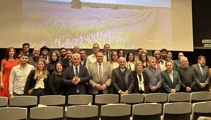 el-gobierno-regional-subraya-la-repercusion-economica,-social-y-cultural-que-ha-tenido-el-cultivo-y-procesamiento-de-la-lavanda-para-guadalajara