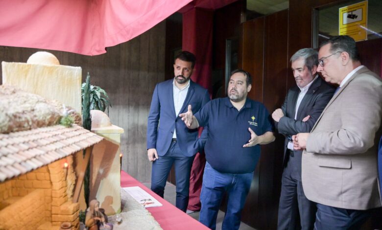 el-gobierno-presenta-su-primer-belen-institucional-en-la-sede-de-presidencia-de-santa-cruz-de-tenerife