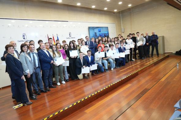 el-gobierno-regional-destaca-los-“logros,-capacidad-y-contribucion”-de-los-reconocidos-con-los-premios-extraordinarios-de-eso,-bachillerato-y-ensenanzas-artisticas