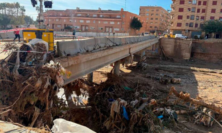 transportes-activa-los-primeros-34-millones-de-emergencia-para-iniciar-la-rehabilitacion-de-las-estructuras-locales-de-valencia-danadas-por-la-dana