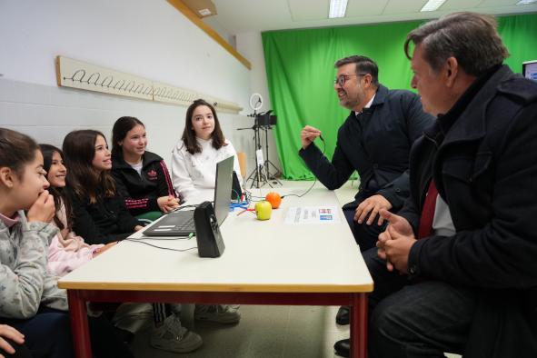 el-gobierno-regional-comienza-la-entrega-de-alrededor-de-37.400-dispositivos-electronicos-en-centros-educativos-de-castilla-la-mancha