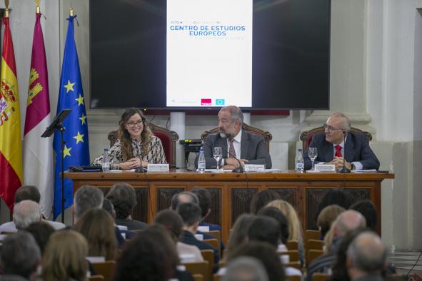 el-gobierno-de-castilla-la-mancha-destaca-la-labor-por-la-educacion-permanente-del-centro-de-estudios-europeos-y-la-importancia-de-la-colaboracion-institucional