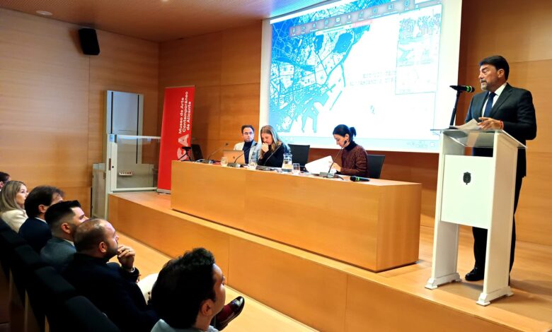 alicante-presenta-el-estudio-tecnico-sobre-alojamientos-turisticos-en-una-jornada-publica