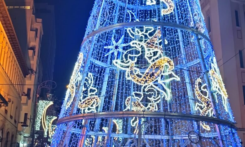 alicante-enciende-la-navidad-con-un-solemne-homenaje-a-las-victimas-de-la-dana-en-valencia