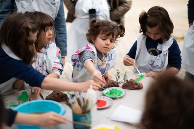 mas-de-2.700-personas-disfrutan-de-las-actividades-organizadas-por-el-taller-escuela-ceramica-de-muel-de-la-dpz-para-celebrar-su-60-aniversario