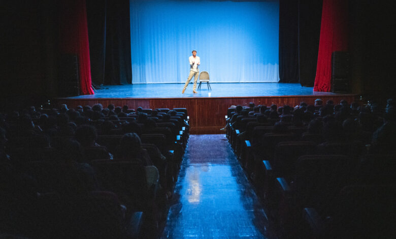 sanidad,-educacion-y-cultura-continuan-en-la-gomera-con-la-representacion-de-la-obra ‘loco’ 