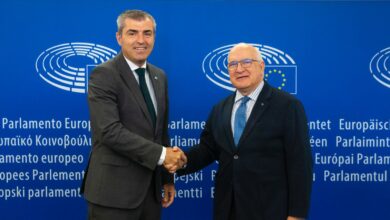 manuel-dominguez-logra-en-bruselas-que-la-comision-de-inmigracion-del-parlamento-europeo-visite-canarias-este-ano