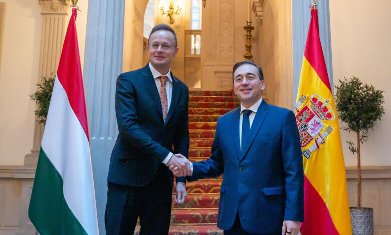 albares-recibe-al-ministro-de-exteriores-hungaro,-peter-szijjarto,-para-abordar-la-agenda-europea-y-bilateral