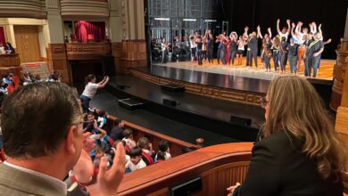 poli-suarez-asiste-a-la-clausura-del-proyecto-ubuntu-en-el-teatro-perez-galdos