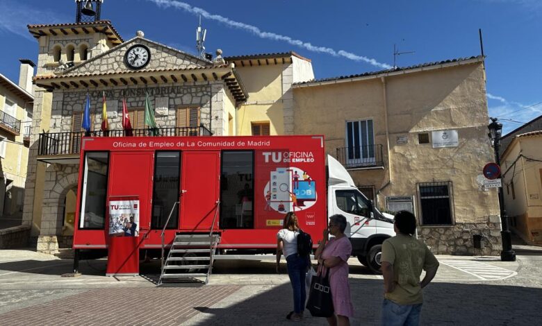 la-oficina-de-empleo-movil-de-la-comunidad-de-madrid-recorre-10.000-kilometros-para-atender-a-los-vecinos-de-los-pequenos-municipios