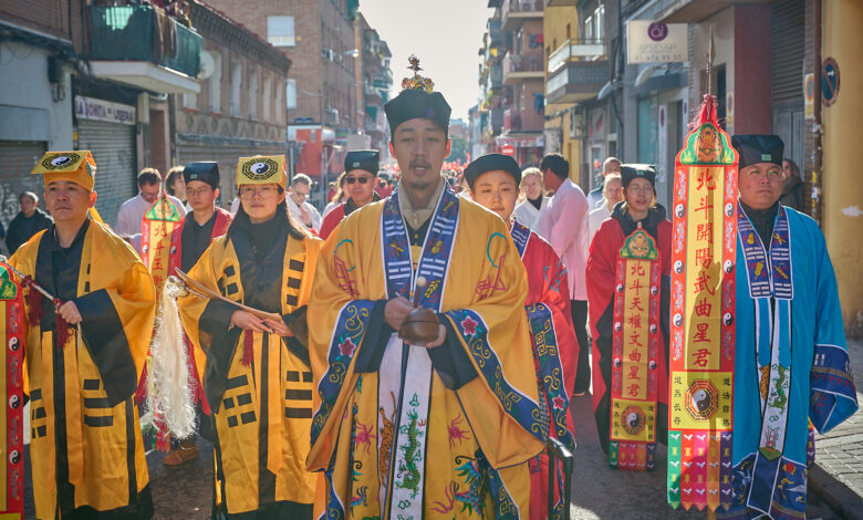 el-gran-desfile-del-ano-nuevo-chino-reune-a-miles-de-vecinos-y-visitantes-en-usera-por-decimo-ano-consecutivo