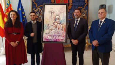 alicante-anuncia-la-semana-santa-con-un-cartel-con-la-imagen-de-una-una-virgen-de-salzillo