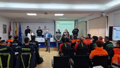 un-total-de-35-voluntarios-de-proteccion-civil,-policias-locales-y-bomberos-participan-en-dos-cursos-sobre-el-dea-y-el-mantenimiento-de-vehiculos