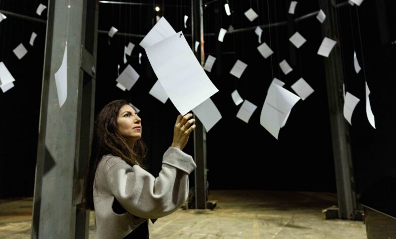 glenda-leon-entrelaza-musica-y-arte-en-una-instalacion-en-el-espacio-cultural-el-tanque