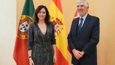 diaz-ayuso-se-reune-con-el-embajador-de-portugal-en-espana-para-reforzar-los-lazos-comerciales-y-culturales-con-el-pais-vecino