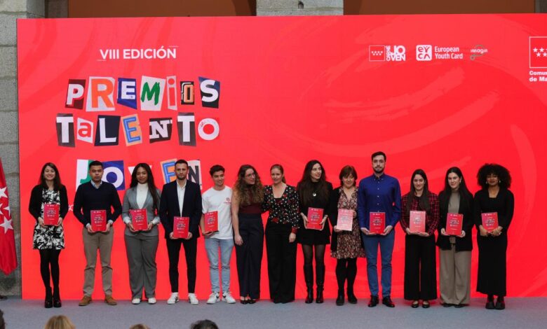 la-comunidad-de-madrid-entrega-los-premios-talento-joven-a-15-personas-por-su-ejemplo-de-superacion,-tolerancia-y-solidaridad