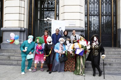 las-mascarutas-de-epilan-llegan-a-zaragoza-para-invitar-a-participar-en-el-carnaval-mas-famoso-de-la-provincia