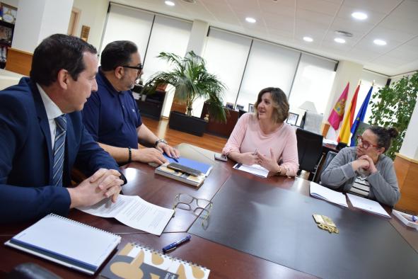 el-gobierno-regional-y-la-federacion-de-peluquerias-y-centros-de-estetica-abordan-nuevas-vias-de-colaboracion-para-la-formacion-y-cualificacion-de-profesionales-en-el-sector