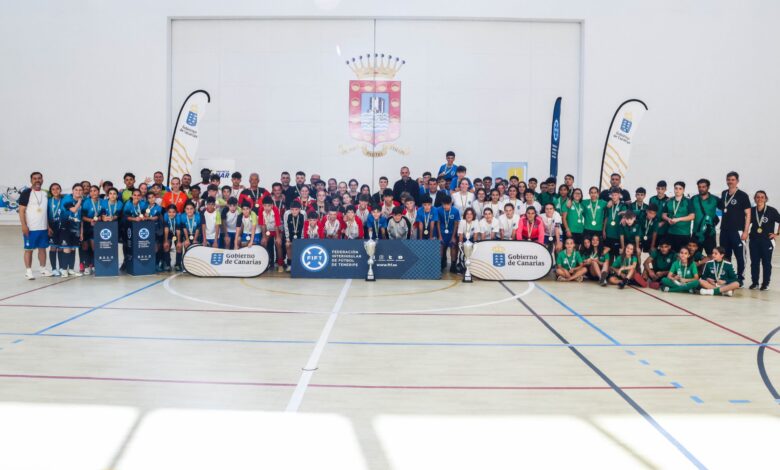 la-fase-previa-occidental-de-los-campeonatos-de-deportes-en-edad-escolar-de-futbol-sala,-para-las-tinerfenas