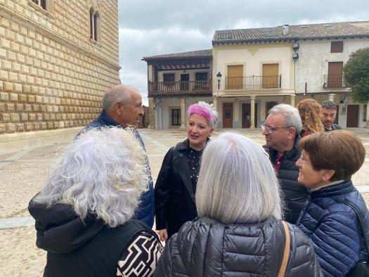 la-delegada-de-la-junta,-rosa-maria-garcia-traslada-el-compromiso-del-gobierno-regional-con-la-sierra-norte-a-representantes-municipales-de-la-comarca