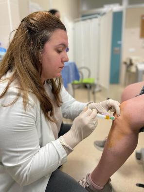 la-gerencia-de-villarrobledo-pone-en-marcha-un-sistema-de-rotaciones-para-perfeccionar-las-habilidades-de-los-medicos-de-familia-en-infiltraciones