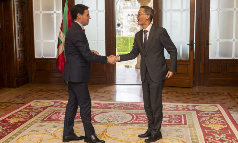 el-lehendakari-recibe-al-embajador-de-la-republica-popular-china,-yao-ying
