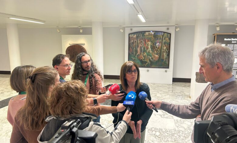 amaia-barredo:-“ante-todo-estan-nuestros-ganaderos-y-agricultores,-el-lobo-seguira-protegido-pero-en-otra-categoria-mas-ajustada-a-la-convivencia”